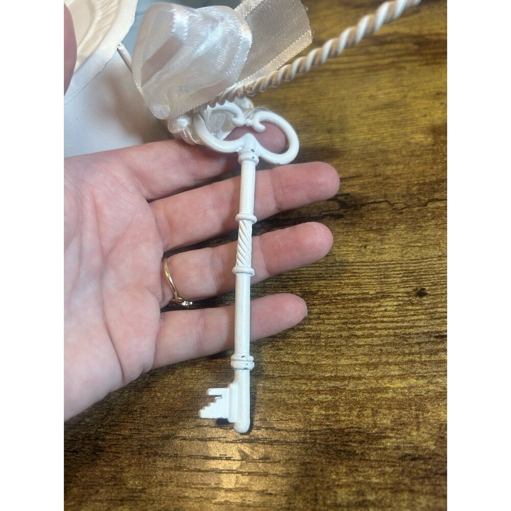 White Metal Heart-Shaped Hanging Lock Box w/ Key Ribbon Bow Small 7in x 5in - Picture 8 of 12